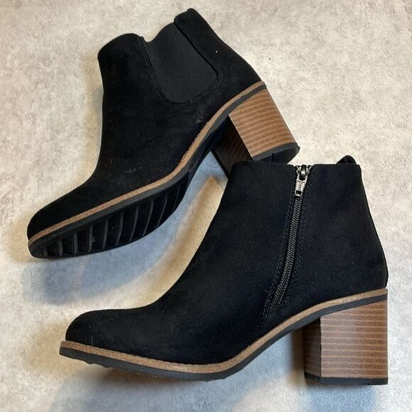 White Mountain women’s black micro suede zipper ankle boots Size 6.5 - Picture 4 of 9